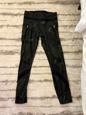 Camo Lululemon capri leggings